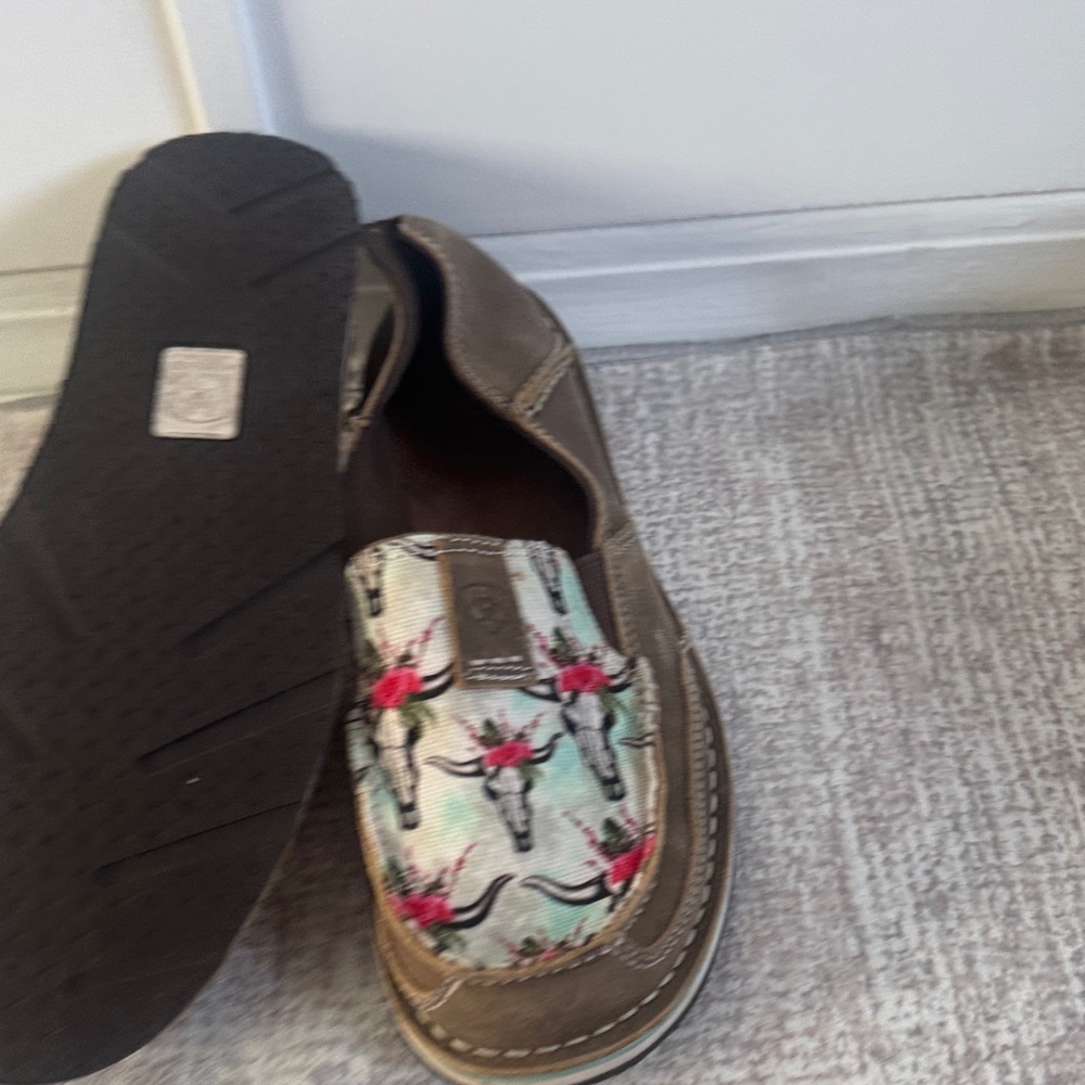 NWOT Ariat Brown Slip-On Cruiser - Picture 2 of 5